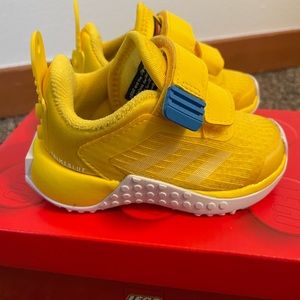 ADIDAS x LEGO sport pro shoes size 4 walker/toddler.